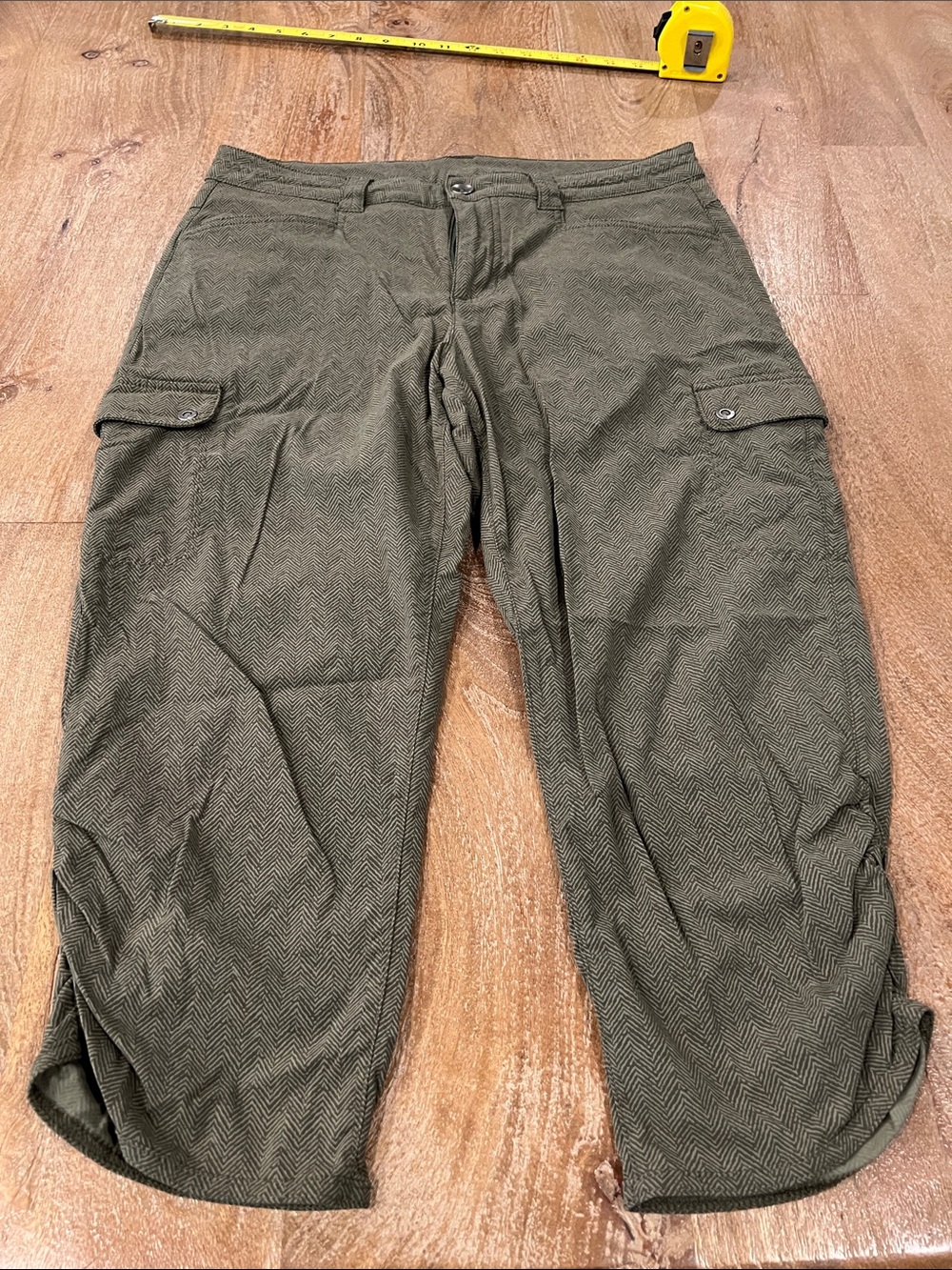 Eddie Bauer Olive Herringbone Capris